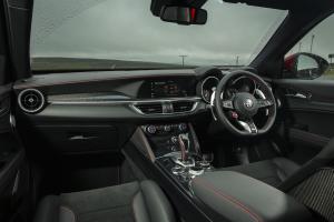 Alfa Romeo Stelvio Quadrifoglio 2020 года  (UK)